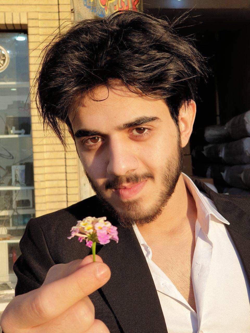 Bilder på محمود (مەمۆکە) شعبان